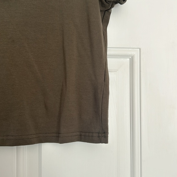 NWT graphic tee - Picture 6 of 6